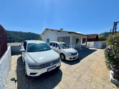 Casa com 4 Quartos à venda, 138m² no Pimenteiras, Teresópolis