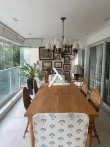 Apartamento com 3 Quartos para alugar, 182m² no Moema, São Paulo