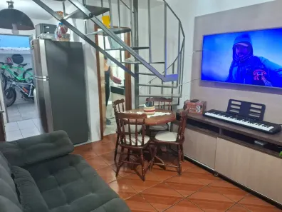Sobrado com 2 Quartos à venda, 50m² no Areal, Pelotas