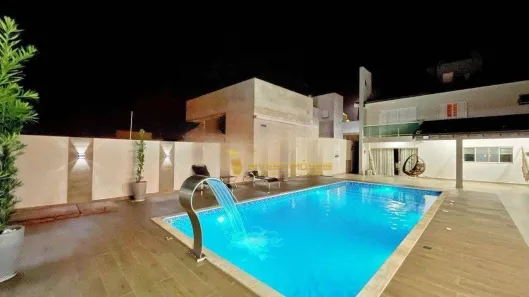 Casa com 3 Quartos à venda, 265m² no Parque Residencial Alcântara, Londrina