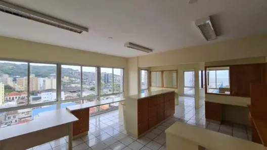 Sala Comercial para alugar, 56m² no Centro, Florianópolis