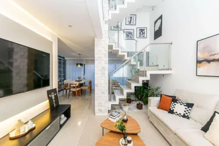 Casa de Condomínio com 4 Quartos à venda, 193m² no Pinheirinho, Curitiba