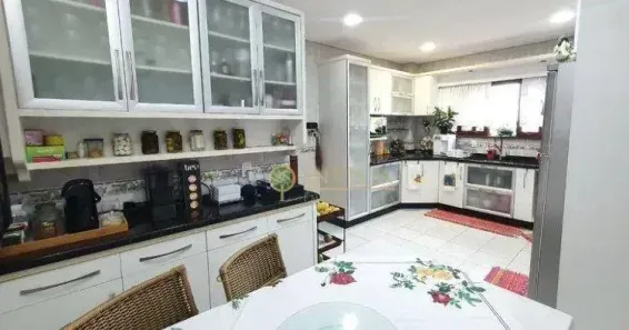 Casa com 4 Quartos à venda, 327m² no Carianos, Florianópolis