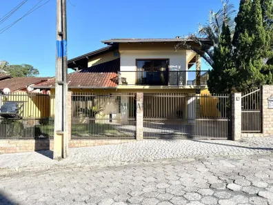Casa com 4 Quartos à venda, 348m² no Costa e Silva, Joinville