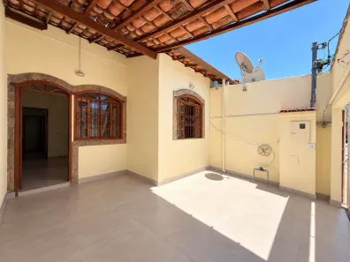 Casa com 2 Quartos à venda, 70m² no Copacabana, Belo Horizonte