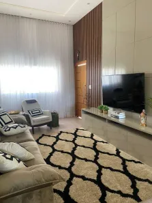 Casa com 3 Quartos à venda, 160m² no Dona Zulmira, Uberlândia