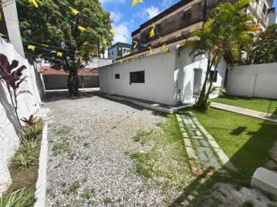 Casa com 3 Quartos para alugar, 200m² no Cordeiro, Recife