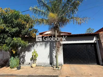 Casa com 3 Quartos para alugar, 110m² no Renascença, Montes Claros