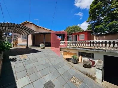 Casa com 3 Quartos à venda, 400m² no Santo André, Belo Horizonte