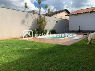 Casa com 3 Quartos para alugar, 150m² no Jardim Patrícia, Uberlândia
