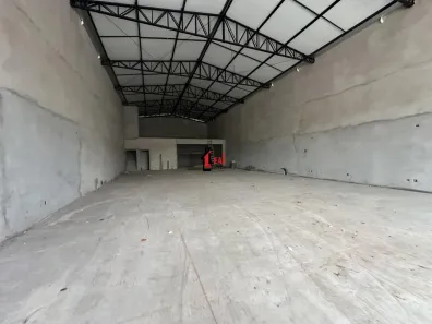 Sala Comercial para alugar, 550m² no Jardim Novo Bongiovani, Presidente Prudente