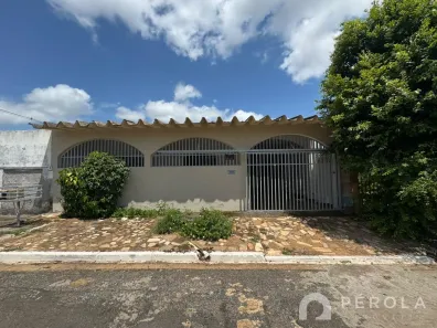 Casa com 3 Quartos para alugar, 183m² no Vila Itatiaia, Goiânia