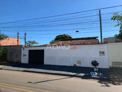 Casa com 3 Quartos à venda, 307m² no Jardim Balneário Meia Ponte, Goiânia