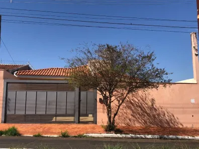 Casa com 3 Quartos à venda, 375m² no Bassan, Marília