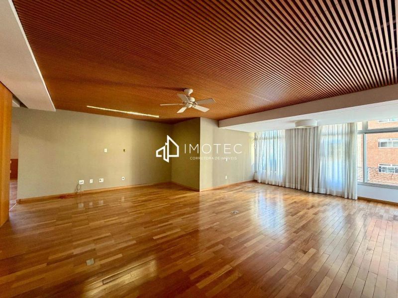 Apartamento com 4 quartos — Sion, Belo Horizonte