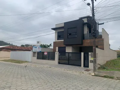 Sobrado com 4 Quartos à venda, 230m² no Centro, Penha