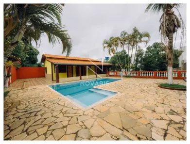 Fazenda/Sítio com 3 Quartos à venda, 200m² no Centro, Tatuí