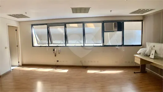 Sala Comercial à venda, 104m² no Santa Cecília, São Paulo