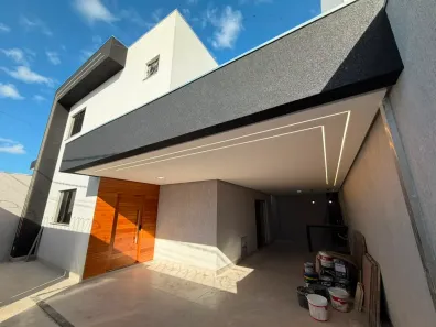 Sobrado com 3 Quartos à venda, 150m² no Delfino Magalhães, Montes Claros