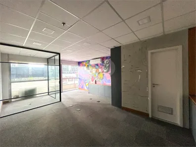 Sala Comercial para venda ou aluguel, 40m² no Vila Gertrudes, São Paulo