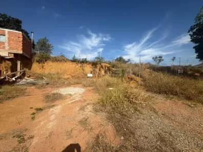 Lote/Terreno à venda, 208m² no Campinho da Serra I, Serra
