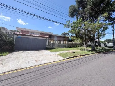Casa com 4 Quartos à venda, 253m² no São Lourenço, Curitiba
