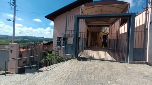 Casa com 3 Quartos à venda, 197m² no Jardim Esperança, Poços de Caldas