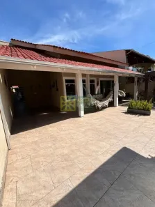 Casa com 3 Quartos à venda, 170m² no Balneário Perequê, Porto Belo