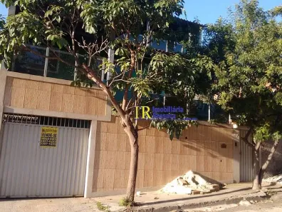 Casa com 3 Quartos à venda, 200m² no Oitis, Contagem