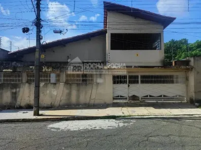 Casa com 6 Quartos para alugar, 359m² no Matinha, Teresina