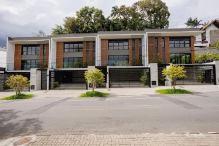 Casa com 3 Quartos à venda, 296m² no América, Joinville