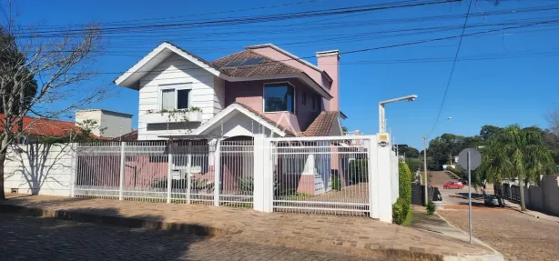 Casa com 3 Quartos à venda, 375m² no Lucas Araújo, Passo Fundo
