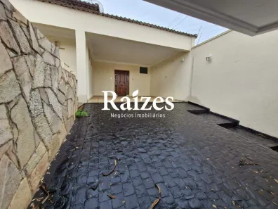 Casa com 4 Quartos para alugar, 220m² no Vigilato Pereira, Uberlândia