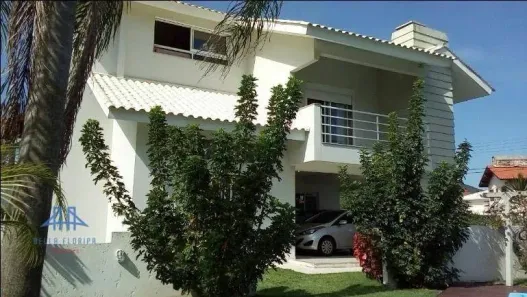 Casa com 3 Quartos para alugar, 270m² no Pântano do Sul, Florianópolis