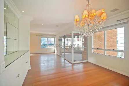 Apartamento com 3 Quartos à venda, 240m² no Vila Uberabinha, São Paulo