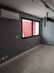 Sala Comercial à venda, 130m² no Três Figueiras, Porto Alegre