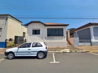 Casa com 4 Quartos para alugar, 140m² no Centro, Saltinho