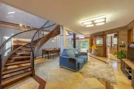 Casa com 4 Quartos para alugar, 269m² no Vila Jardim, Porto Alegre
