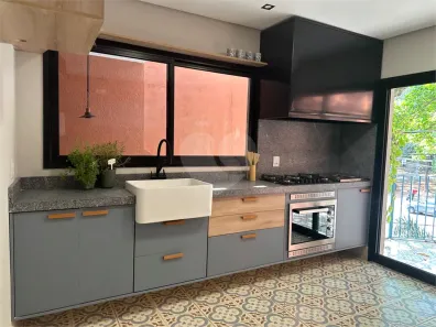 Sobrado com 3 Quartos à venda, 189m² no Vila Madalena, São Paulo