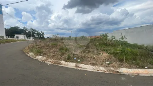 Lote/Terreno à venda, 204m² no Parque Itapê, Itapetininga