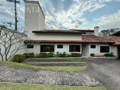 Sobrado com 7 Quartos à venda, 1700m² no Condomínio Flamboyant-B, Atibaia