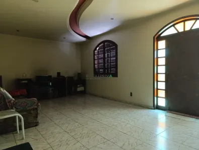 Casa com 3 Quartos à venda, 292m² no Jardim Riacho das Pedras, Contagem