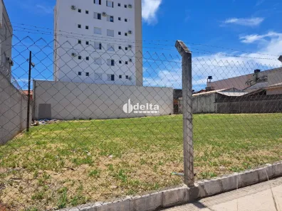 Lote/Terreno à venda, 720m² no Santa Mônica, Uberlândia