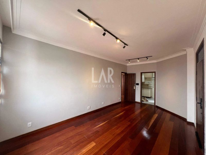 Apartamento com 3 quartos — Santa Efigênia, Belo Horizonte