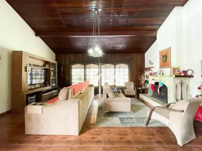 Casa com 6 Quartos à venda, 214m² no Carlos Guinle, Teresópolis