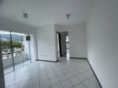 Apartamento com 2 Quartos para alugar, 60m² no Vila Nova, Jaraguá do Sul