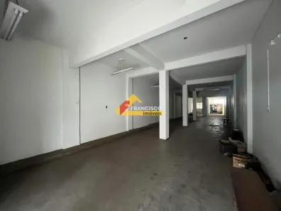 Ponto Comercial para alugar, 215m² no Centro, Divinópolis