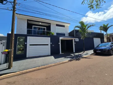 Sobrado com 3 Quartos à venda, 180m² no Canadá, Cascavel