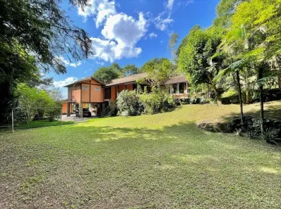 Sobrado com 4 Quartos à venda, 439m² no Moinho Velho, Embu das Artes