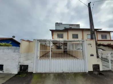 Casa com 2 Quartos para alugar, 60m² no Centro, Palhoça